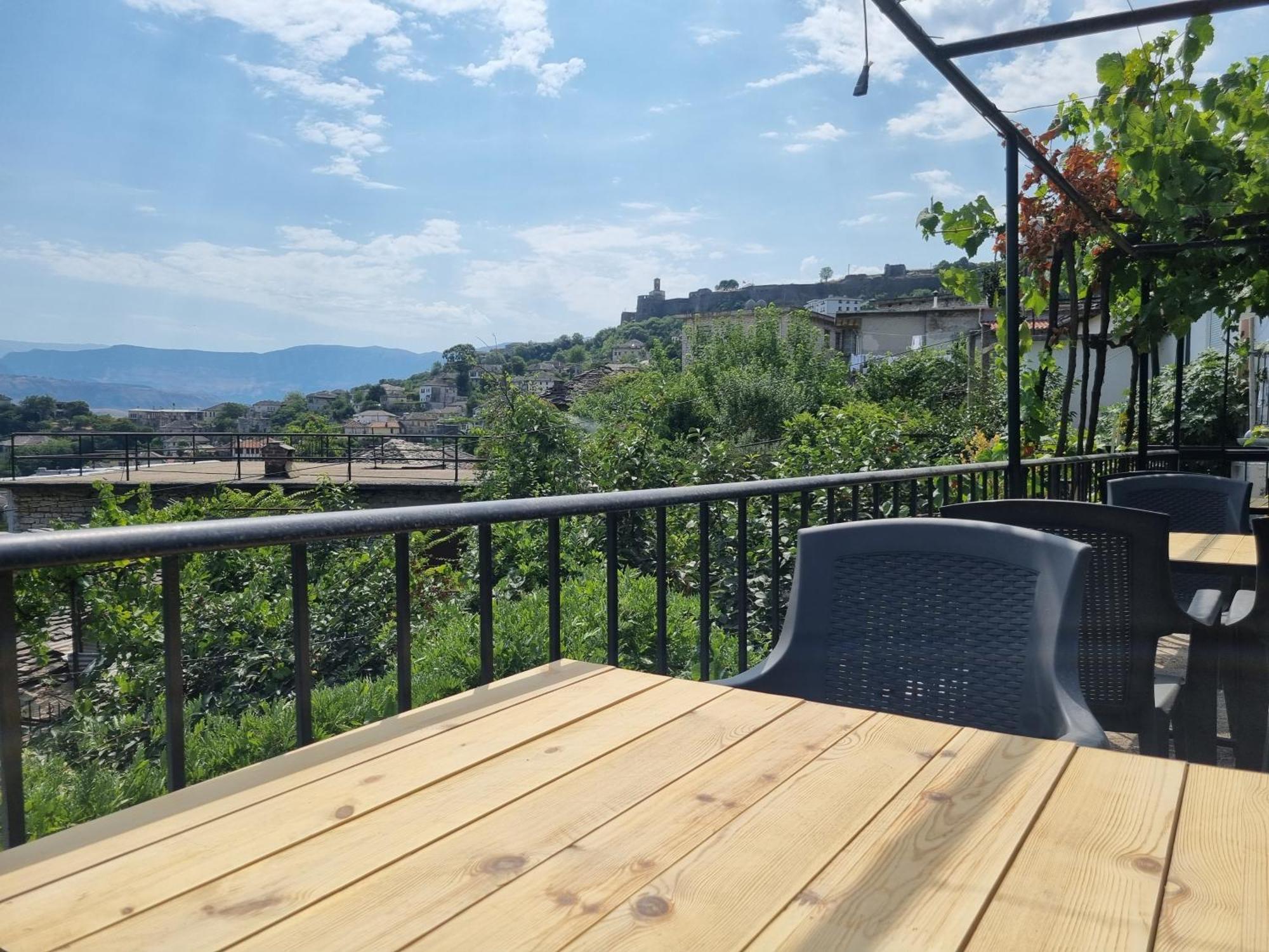 مبيت وإفطار Gjirokastër Tony'S Terrace المظهر الخارجي الصورة