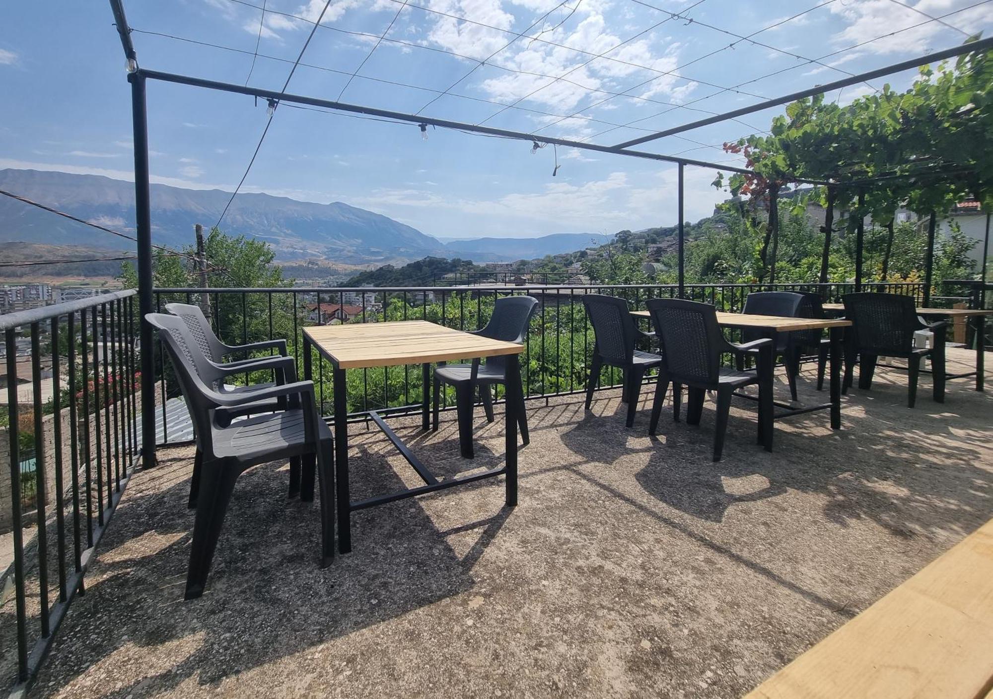 مبيت وإفطار Gjirokastër Tony'S Terrace المظهر الخارجي الصورة
